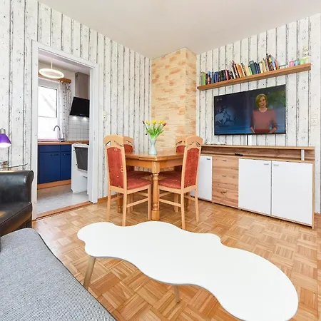 Fuer 4 Personen Mitten In Appartement